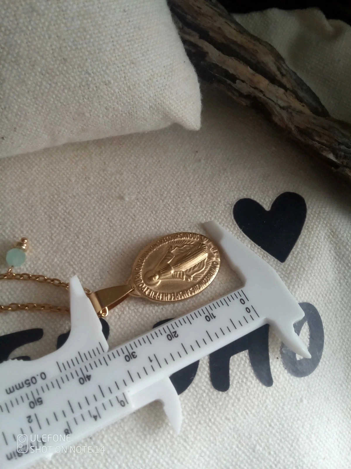 Collier pendentif sainte Vierge et pierre aigue marine – photo 2